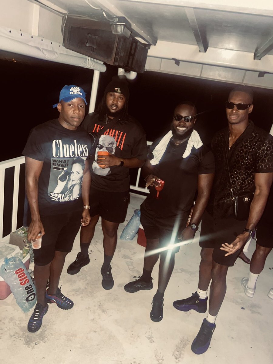 stardappa's tweet photo. Nah boy, what a boat ride! #jusbecause https://t.co/GCnuzuBq5Y