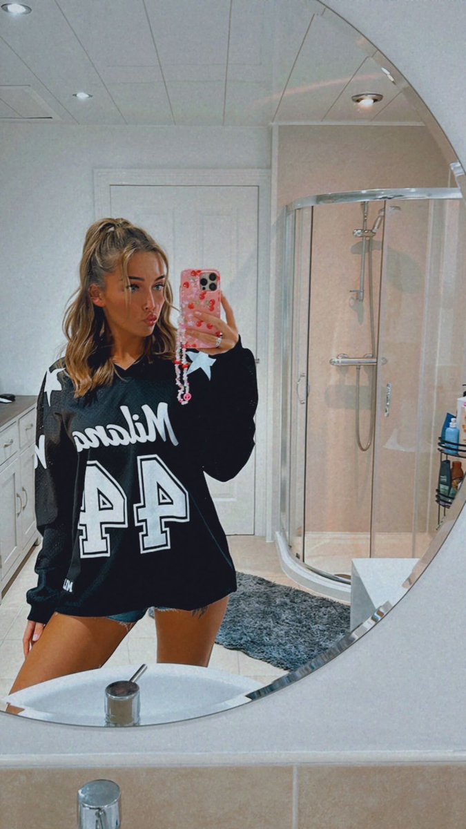 xchloebrownxx's tweet photo. 🫶✨🦄👽🍭 https://t.co/1Gawy2WmdE