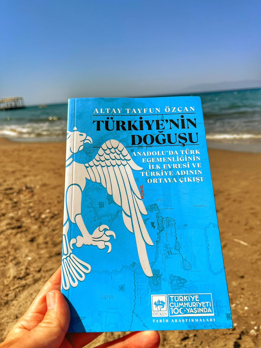 oscarmayuk's tweet photo. “Bir zamanlar Göktürk egemenliğinde bulunan topraklar için Türkiye tabirinin kullanılması 18. yüzyılda da devam ediyordu”
#Türkiye #Türkmenya #Turchia #Turcomania #Türkmeneli #Turkey #kitap #Ötüken #TürkiyeninDoğuşu
📚✏️🇹🇷🐺 #iyibilgi https://t.co/RTbd1HqzQg