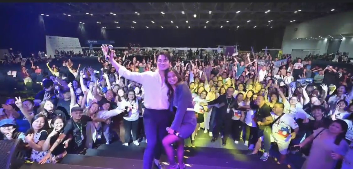 R I N 🤎 (@jeromenikrissha) on Twitter photo Sobrang nakaka proud kayong dalawa <a href="/imkrisshav/">Krisshajene</a> <a href="/ponce_jerome/">Jerome Ponce</a>
KRISSHROME INVADES UAE
#KrisshRome
#Kalayaan2024
#KrisshRomeInDubai Sobrang nakaka proud kayong dalawa <a href="/imkrisshav/">Krisshajene</a> <a href="/ponce_jerome/">Jerome Ponce</a>
KRISSHROME INVADES UAE
#KrisshRome
#Kalayaan2024
#KrisshRomeInDubai