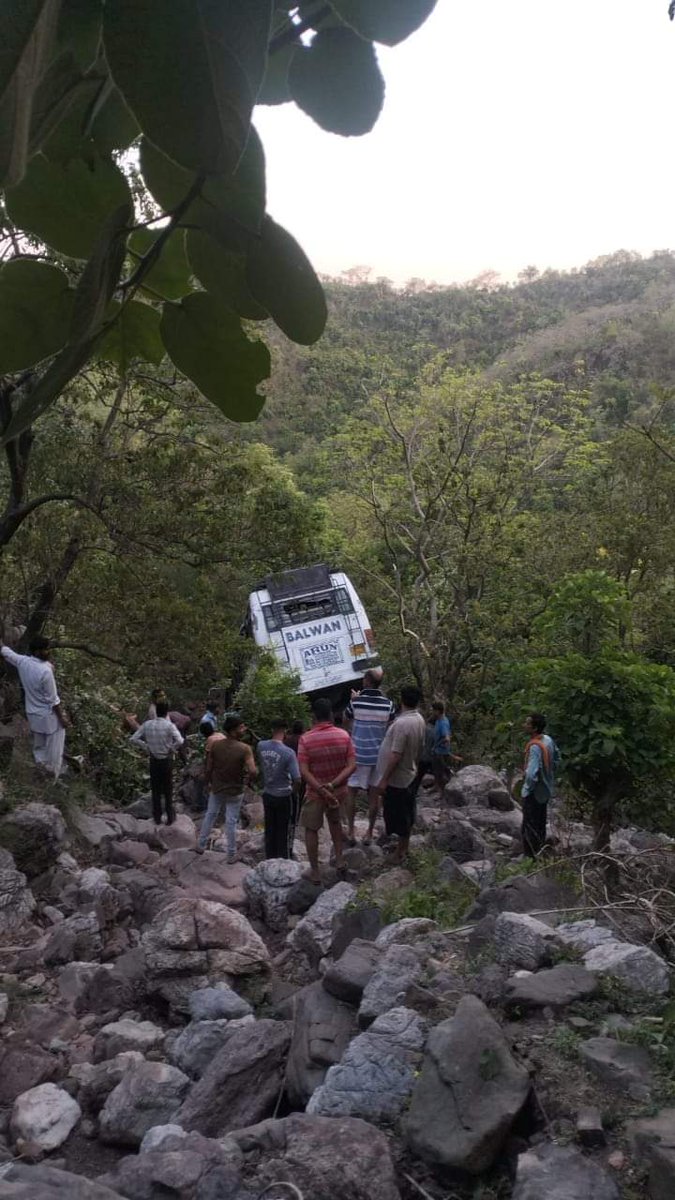 ddcsandeep's tweet photo. Heartbreaking news from the Reasi, Mi!itant Attack on Shivkhori Pilgrims Bus. At least 9 killed as terr@rists open fire at bus carrying pilgrims in J&amp;K #Reasi #StayStrong #thathri https://t.co/Vqaw8BB5i3