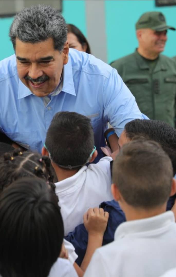 BARU_AMB1's tweet photo. En perfecta fusión cívico militar transformamos a #VenezuelaX10
@comgral_amb
@AMB_FANB
@ceofanb https://t.co/0dCgH8aOQi