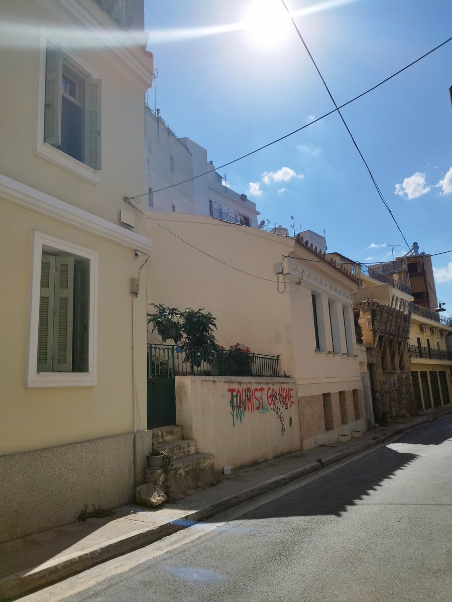 ActivistOfMusic's tweet photo. Cozy Sunday Walk π§βοΈπ€π·π¦πΆ
#MyAthens #Greece #SundayVibes #SunnyWalk #Sunday #Funday. https://t.co/TBvGR16BbI