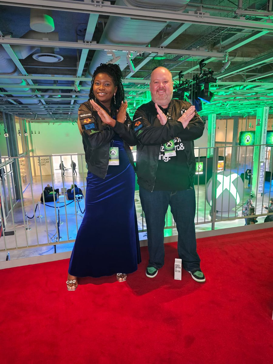 HaitianGeek_'s tweet photo. @Colteastwood It was meeting you both @Colteastwood and @aarongreenberg at the #XboxGamesShowcase this morning!!! #XboxShowcase #XboxE3 https://t.co/DvS3vKFtbx