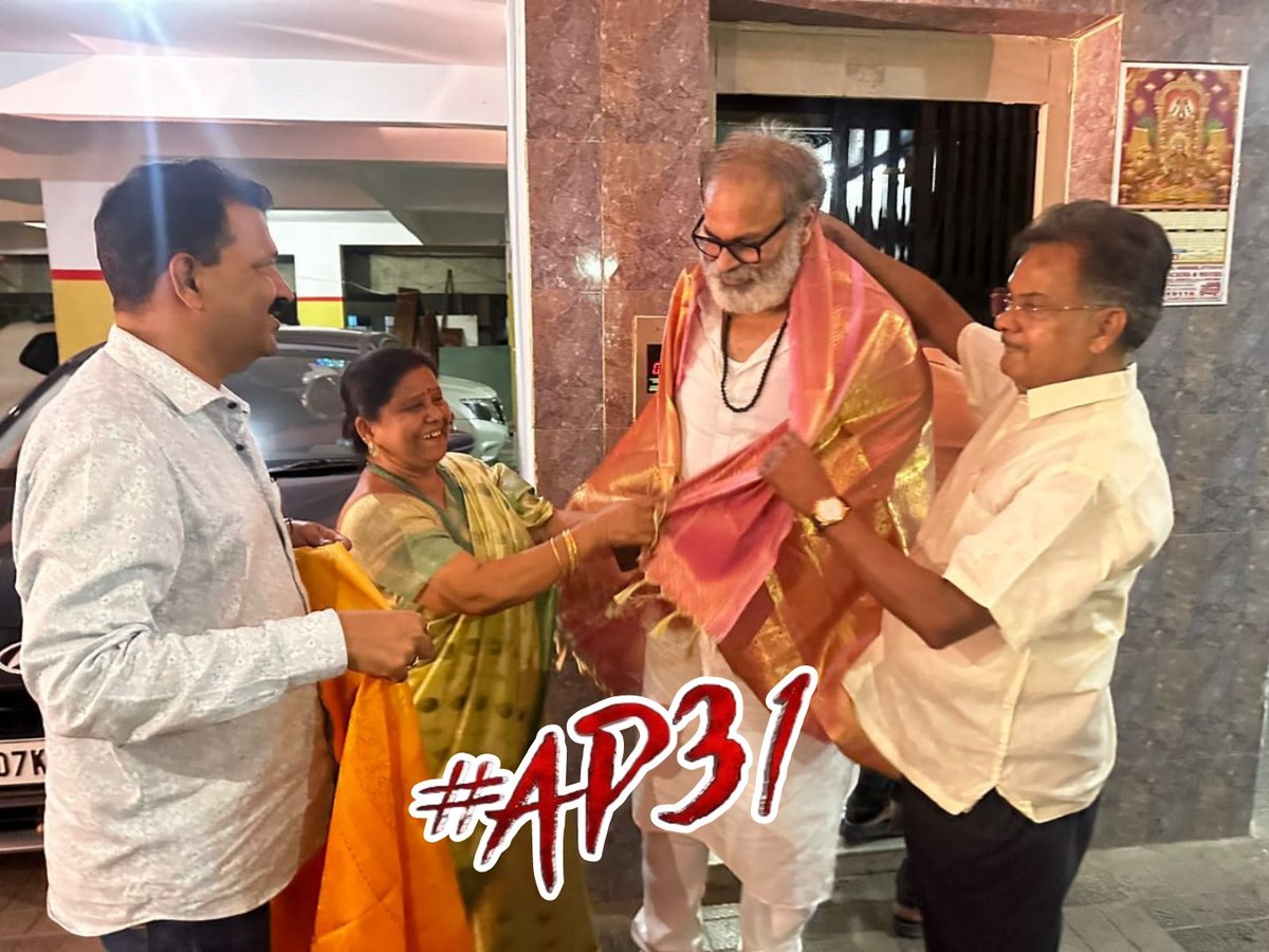 TWorldNewss's tweet photo. #Ap31 Movie Team celebrating 
#janasena Winning
With @NagaBabuOffl 🔥

#Ap31TheMovie 

#Chanti @laharishari @kvrdirectorkdp 
#Naryanaswamy #ACCCreations https://t.co/HRbyyaJkKa