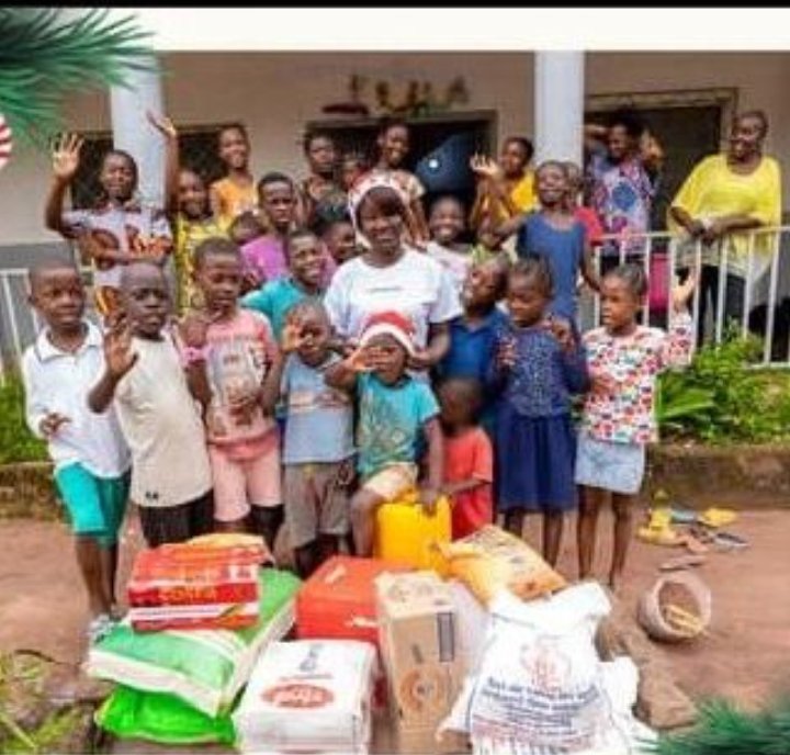 F_isaacLisamba's tweet photo. Nous avons apporté notre aide alimentaires à l'orphelinat #Saint_Charles vivres frais et tant d'autres ont été donnés. https://t.co/osWXP14JG1