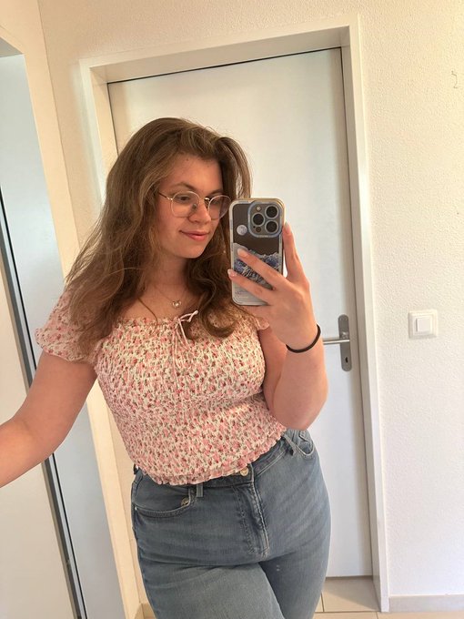 Time for a Selfie, Time for a Chat !! https://t.co/aAapveMGaM