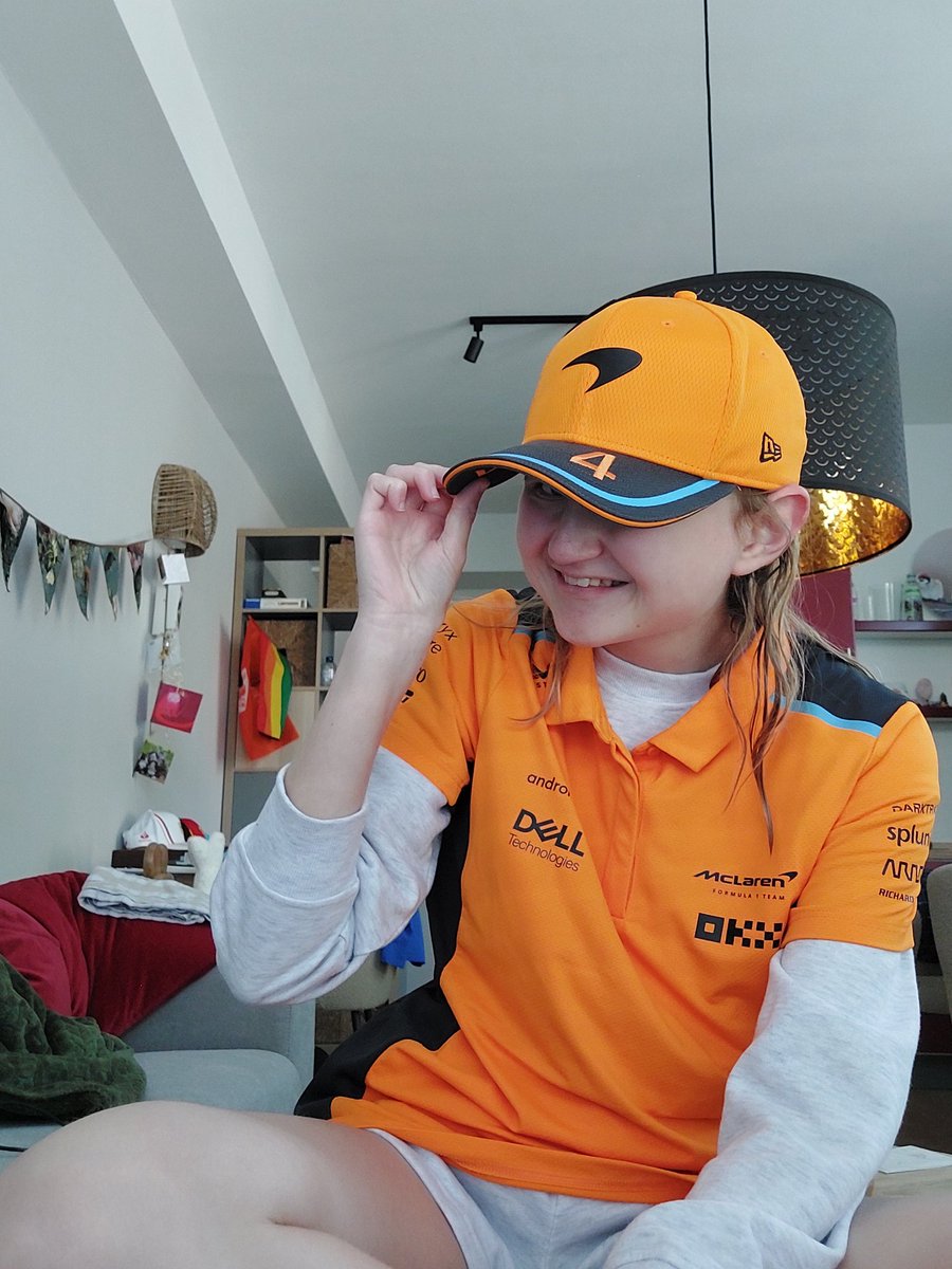 Lanndo_4's tweet photo. Good luck to McLaren from me back at home in the Netherlands🇳🇱!! Rooting for our papaya boys 🧡🧡 @McLarenF1 #FansLikeNoOther #lnfour https://t.co/tV4vLRgEz9