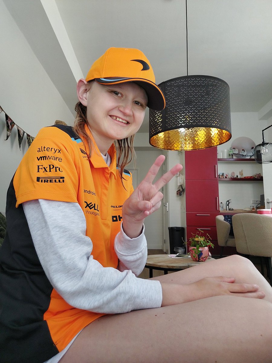 Lanndo_4's tweet photo. Good luck to McLaren from me back at home in the Netherlands🇳🇱!! Rooting for our papaya boys 🧡🧡 @McLarenF1 #FansLikeNoOther #lnfour https://t.co/tV4vLRgEz9