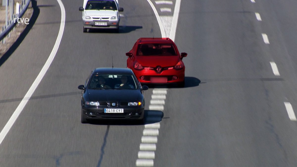 seguridad_vital's tweet photo. Salidas e incorporaciones a la vía pueden ser maniobras muy peligrosas. Hay que adaptarse a las circunstancias de la vía. Vemos cómo hacerlo de la mejor manera posible en nuestro #Radar con @AutoescuelaLara, @FMR7117 y nuestra compañera @victoria_rodguz

@la2_tve #SeguridadVital https://t.co/HVxP7puVth