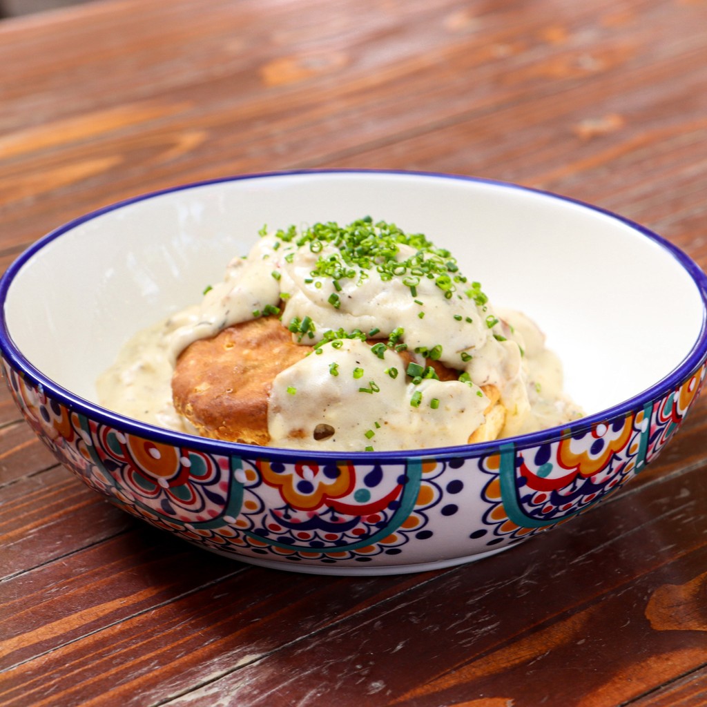 Show dad some gravy-tude this Father’s Day and treat him to $8 Biscuits &amp; Gravy at 32 Shea! 🍳 Dads also get a free medium drip coffee on Father’s Day! 🧡🖤