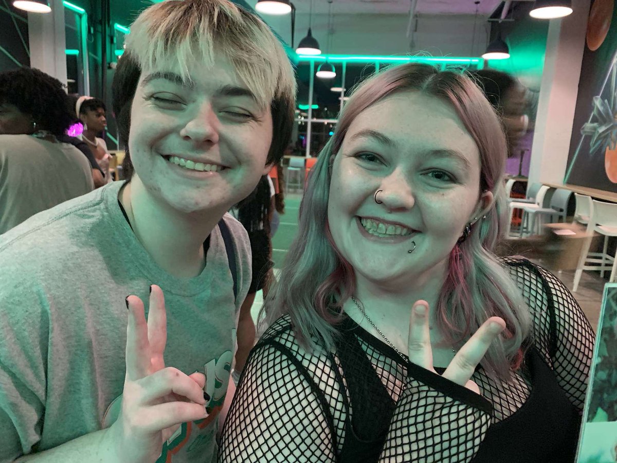 Sirenspookqueen's tweet photo. Happy birthday to my ride or die @Tigerlily67live. I luv u so much I’m so glad we meet when we did. Hope u have an amazing day today. Luv u forever and always bestie. Also keeho says happy birthday as well https://t.co/jr1km0yHdD