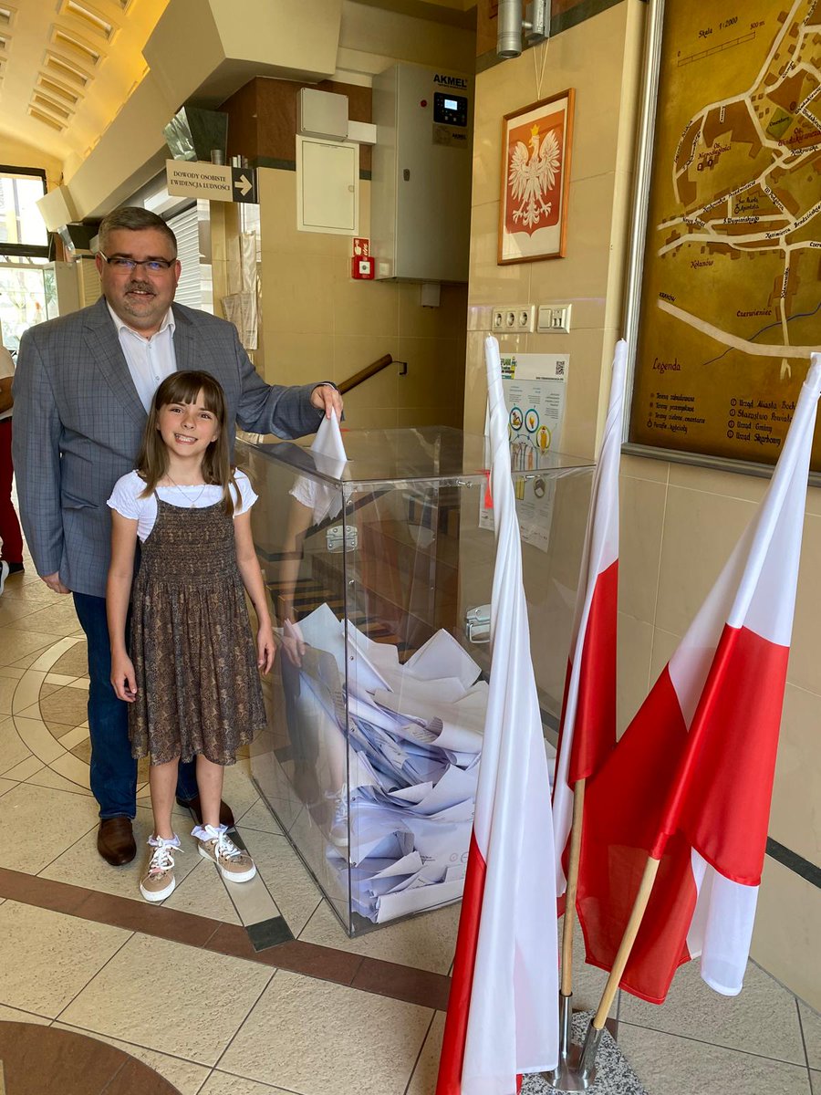 korta_adam's tweet photo. Parlament Europejski jest jedynym organem UE, który jest bezpośrednio wybierany w powszechnych wyborach europejskich. Dlatego tak ważne jest abyśmy wzięli udział i zagłosowali nad przyszłością Unii Europejskiej i Polski w tej wspólnocie. Nie zwlekajmy bo czasu zostało niewiele. https://t.co/XQn2xBlByC