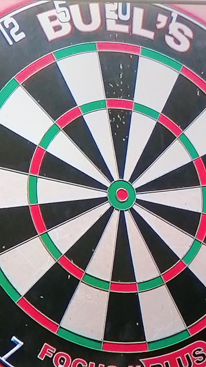 Dartschick's tweet photo. Look at the state of this bulls board after 5 legs on the girls final, what a rubbish board! #englandopen https://t.co/yqtJdoPtGk