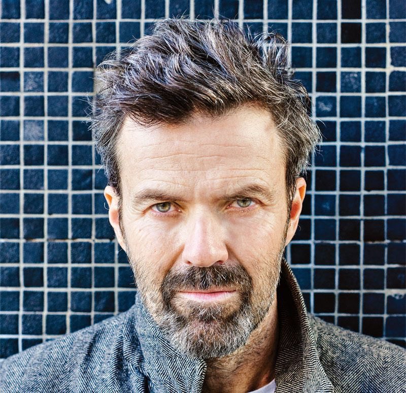 laparadadelcine's tweet photo. Pau Donés falleció un día como hoy en 2020. Jarabe de Palo puso la banda sonora de muchas de nuestras vidas🖤. ¿Qué canción recordáis suya? https://t.co/jTi8Q9kBVU