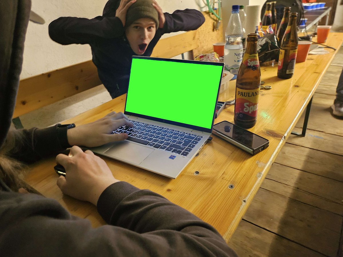 What game is Glacey playing?