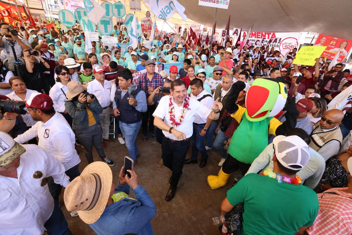 Alvaro_Rmz_V's tweet photo. #Ruta24 📷 | Con casi 60% de los votos (59.53%), @armentapuebla_ ganó la #Gubernatura de #Puebla.

El recuento final del @Puebla_IEE arrojó que el morenista obtuvo 1 millón 908 mil 954 votos.

Es el gobernador con mayor respaldo popular de la historia.

Así su #BonoDemocrático. https://t.co/qAZv0QGUqL