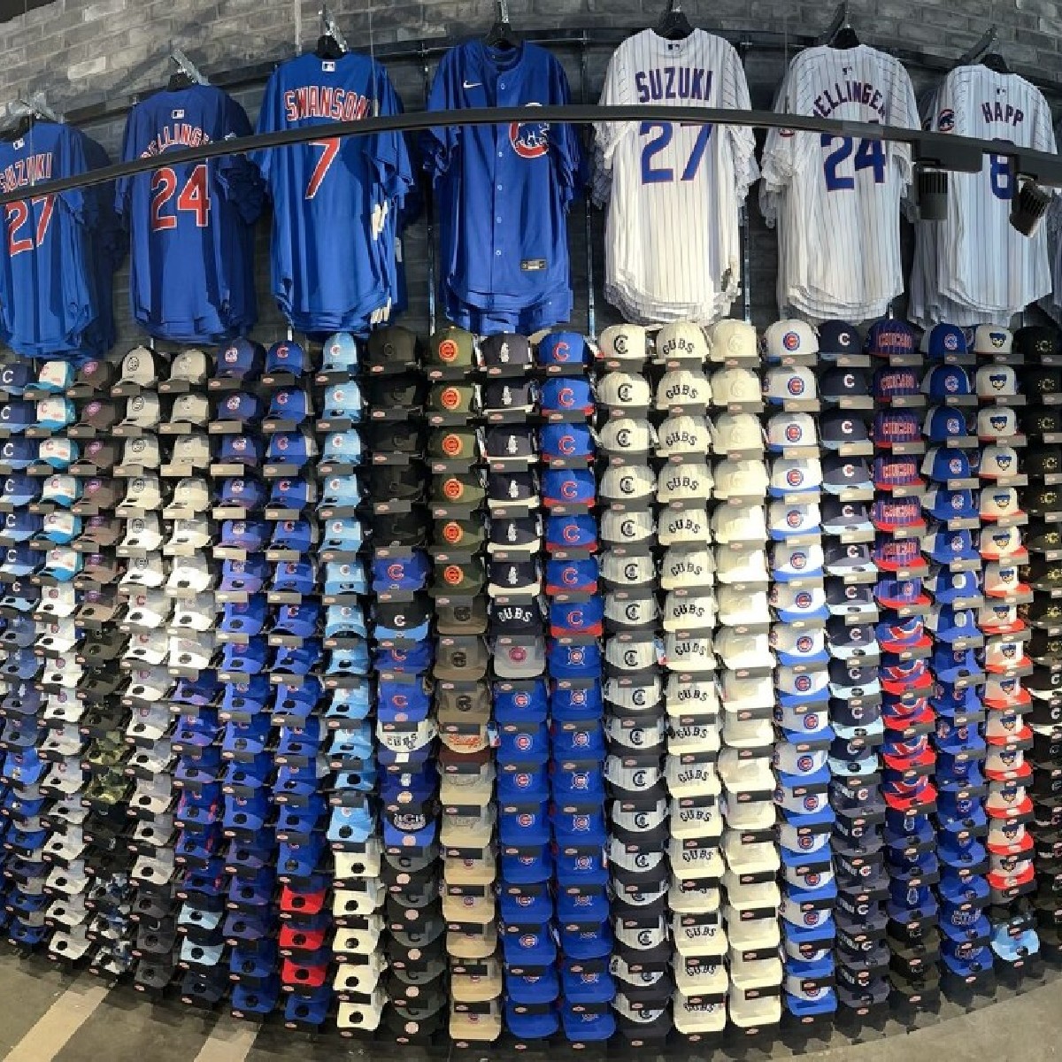 Rally_House's tweet photo. We're loving the look of these hat walls at our stores π Who knew a wall of hats could bring so much happiness? β
β
Gear up today and shop all hats online or in-store at Rally House!β
#HatGoals #ShopNow #HatWall https://t.co/2gfMo9mlbG