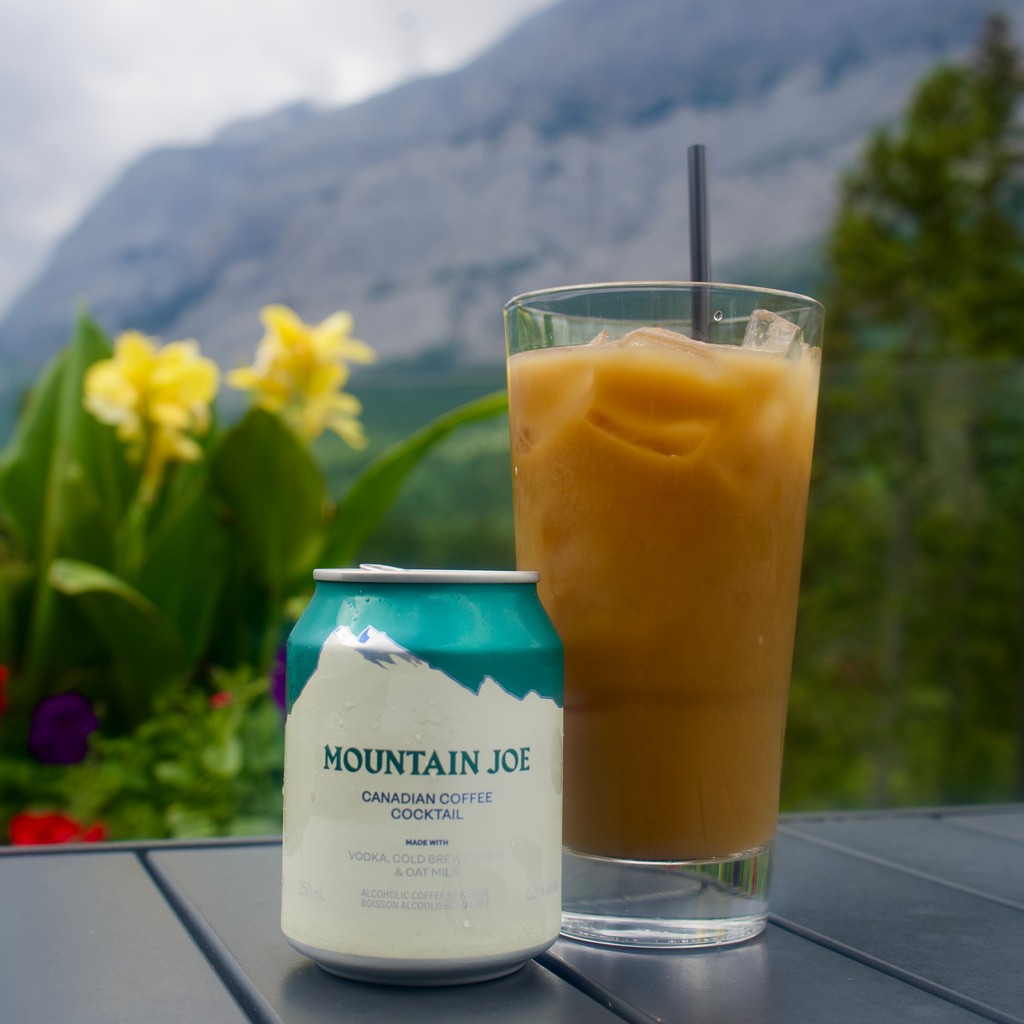 KananaskisGolf's tweet photo. Elevate your game with an icy Mountain Joe Shaft! It might just be the boost you need to go low on this #SummitSunday 🏌🏽‍♀️⛳️ https://t.co/sCW0Pji2e1