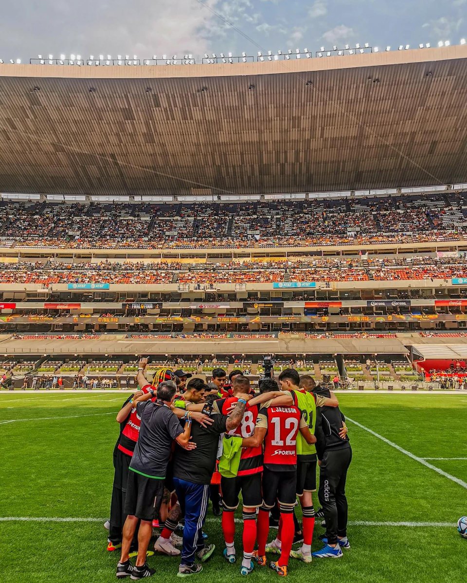 Que orgullo pertenecer a la primera generación de PELUCHE CALIGARI. 
Gracias a mis compañeros, al cuerpo técnico por su confianza y respaldo, a todo el staff que estuvo para apoyarnos, a los Presidentes, y a la inigualable afición que disfrutó y a la misma vez sufrió . 👉🏻😌👈🏻