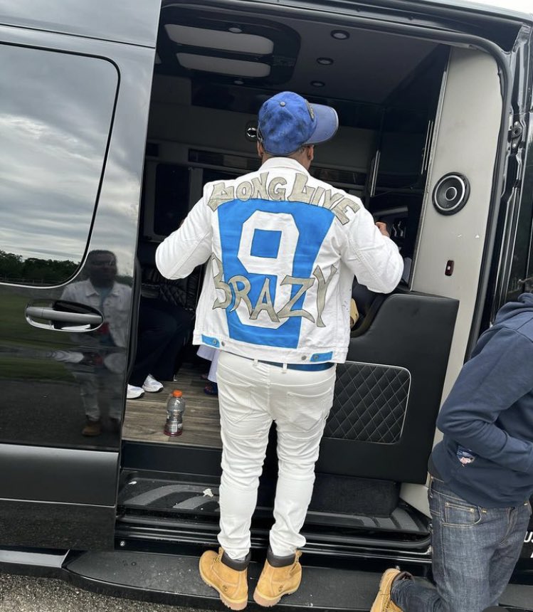 BWJ_21's tweet photo. Custom “BRAZY” jacket hand painted by me. 💙🤞🏾 #LLBrazy https://t.co/SGLQeMNf0U