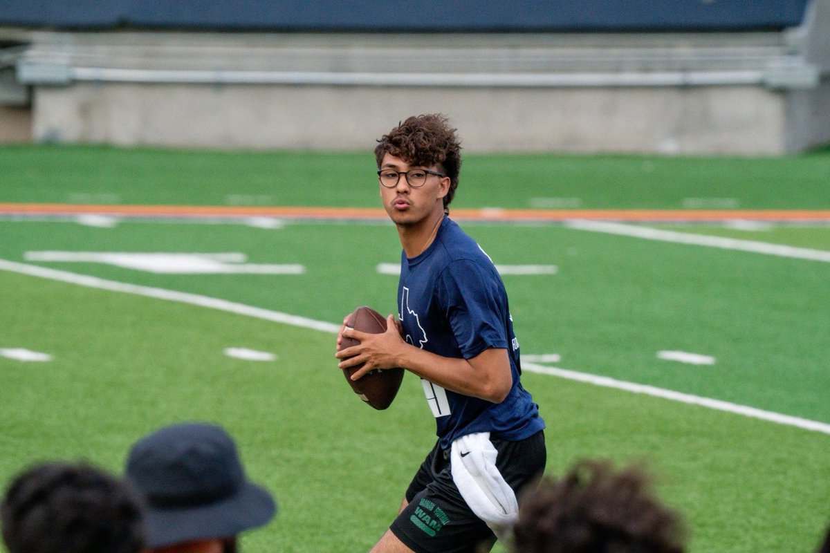 𝓓𝓮𝓐𝓷𝓰𝓮𝓵𝓸 𝓟𝓮𝓻𝓪𝓵𝓮𝓼 tweet media