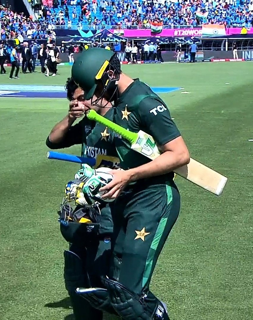 duj4a's tweet photo. میرا دکھ یہ ہے میں اپنے ساتھیوں جیسا نہیں 
میں بہادر ہوں مگر ہارے ہوئے لشکر میں ہوں https://t.co/NMuqul6RqX