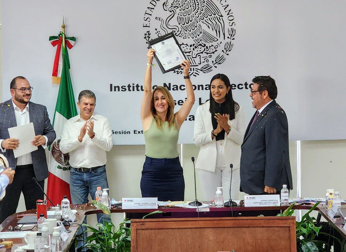 ¡Oficialmente <a href="/kikismf/">Kikis Magaña</a> SENADORA electa! 💚👏
La familia Verde está muy orgullosa de ti, ¡felicidades!