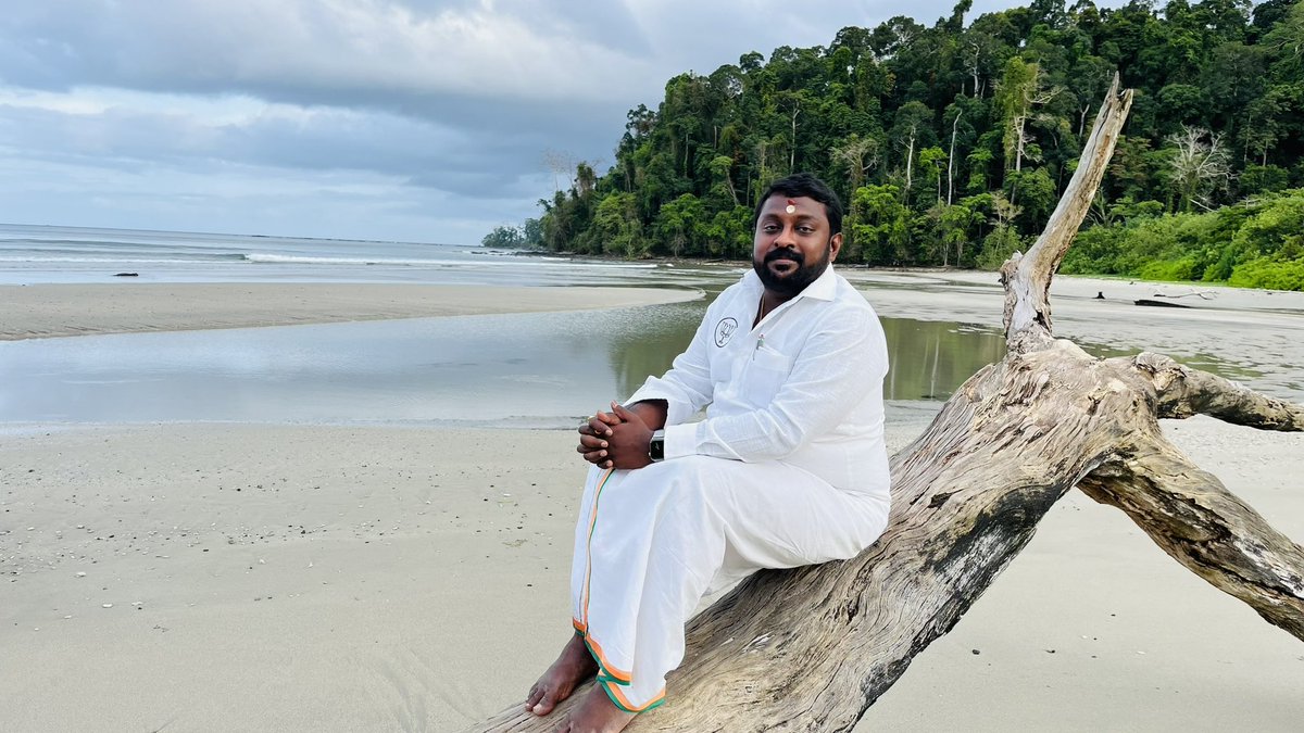 sgsuryah's tweet photo. Mixed feelings as I leave Rashtrapathi Bhavan tonight after attending Modi 3.0 swearing in. I also came for the Modi 2.0 swearing in ceremony in 2019 and went back disappointed with no LS representation from Tamil Nadu. Again the case today. But we will be there. BJP Kerala, Odisha & too many inspirations to take from. 🪷

Rome wasn't built in a day but once BJP makes a strong foothold in Tamil Nadu, it will stay forever like Gujarat & Madhya Pradesh.

We will get there. We will be there. @annamalai_k