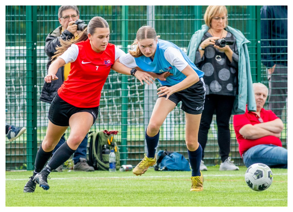 PeteKinsella69's tweet image. A few snaps from yesterday’s @G2CollegeSoccer trial event in London.
Some talented players on display who are aiming to continue their soccer and education journey in the USA

#Opportunity
#StudentAthlete
#Go2Community

🇬🇧⚽️🇺🇸☀️