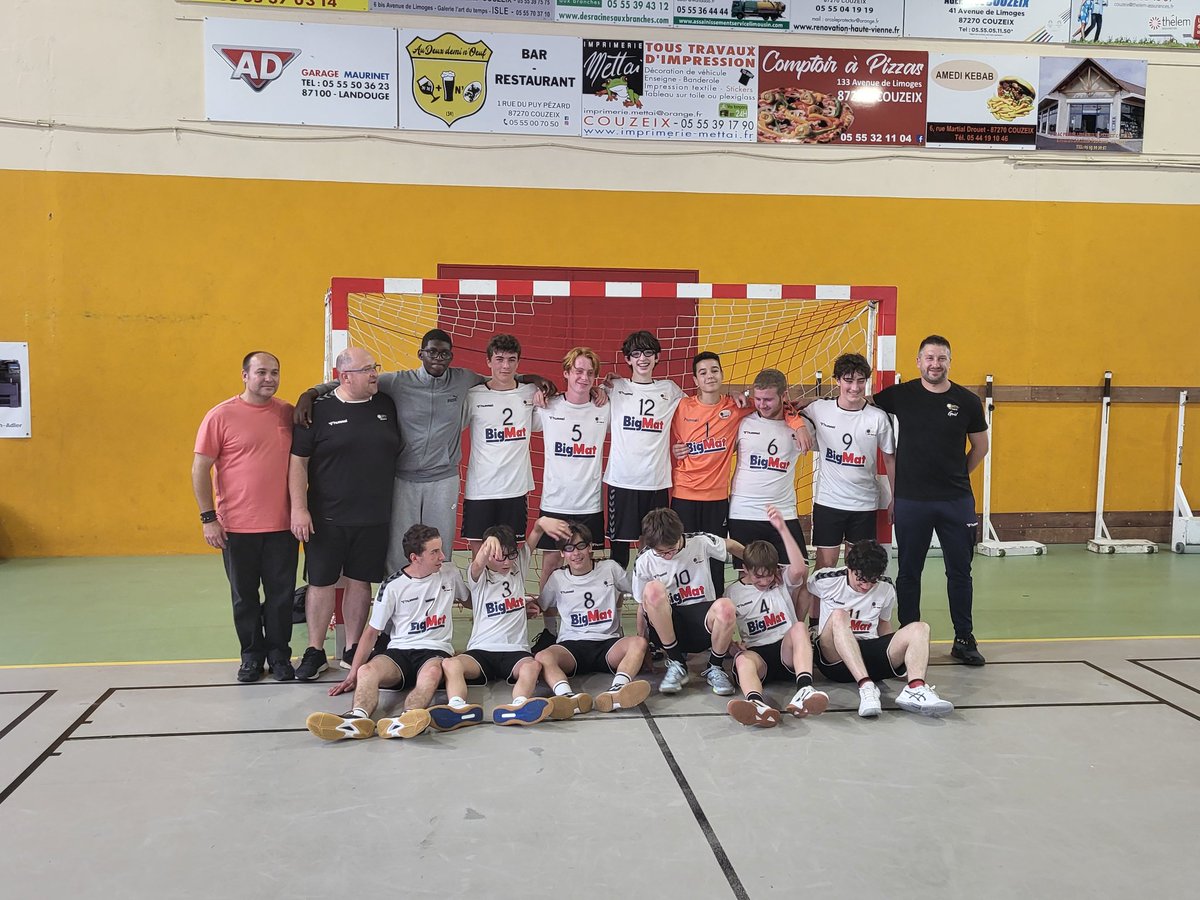 Pierrexco's tweet photo. Bravo à mon Toinou et à son équipe Aixe Bosmie Condat handball pour le titre de champion de la Haute-Vienne en - 15 ans. https://t.co/MZjXlcfC0F