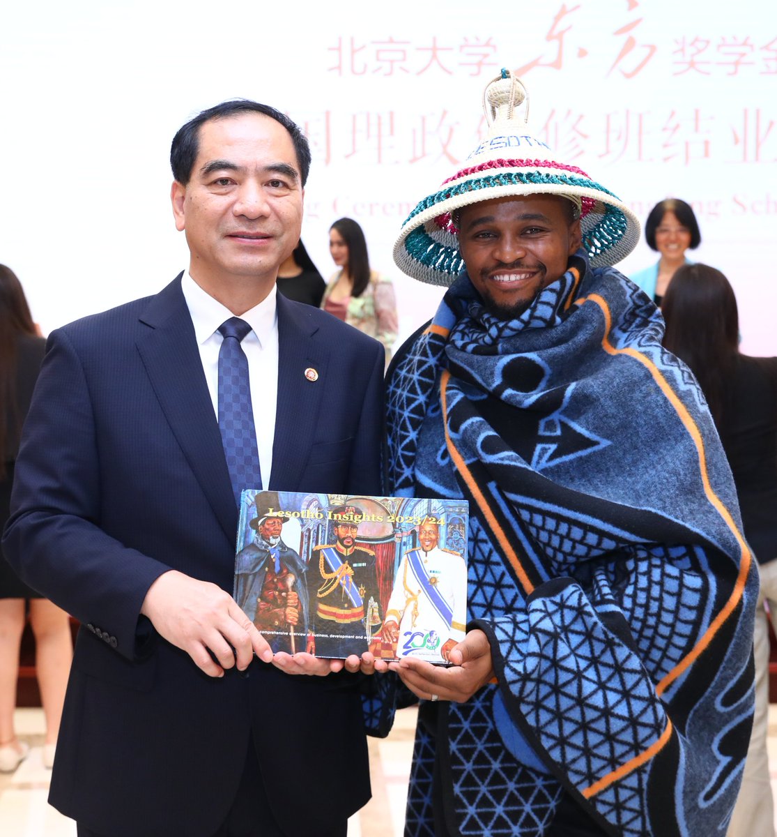 nelson_khereng's tweet photo. Grateful to have completed a month-long program on Governance by @PKU1898 courtesy of the Dongfang Scholarship. Delving into China's governance, diplomacy, &amp; economic reform was eye-opening.  The diversity of perspectives from 59 represented countries enriched the experience more https://t.co/slHZAJGJTw