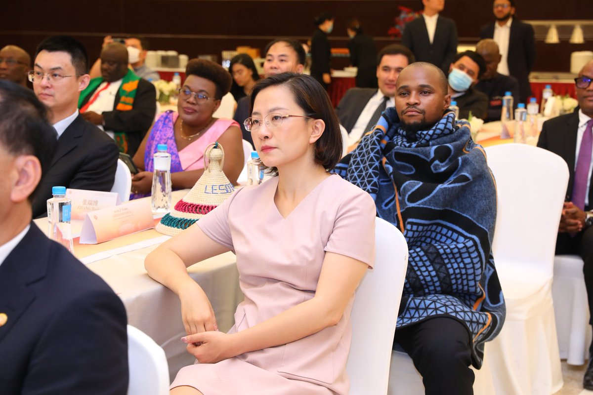 nelson_khereng's tweet photo. Grateful to have completed a month-long program on Governance by @PKU1898 courtesy of the Dongfang Scholarship. Delving into China's governance, diplomacy, &amp; economic reform was eye-opening.  The diversity of perspectives from 59 represented countries enriched the experience more https://t.co/slHZAJGJTw