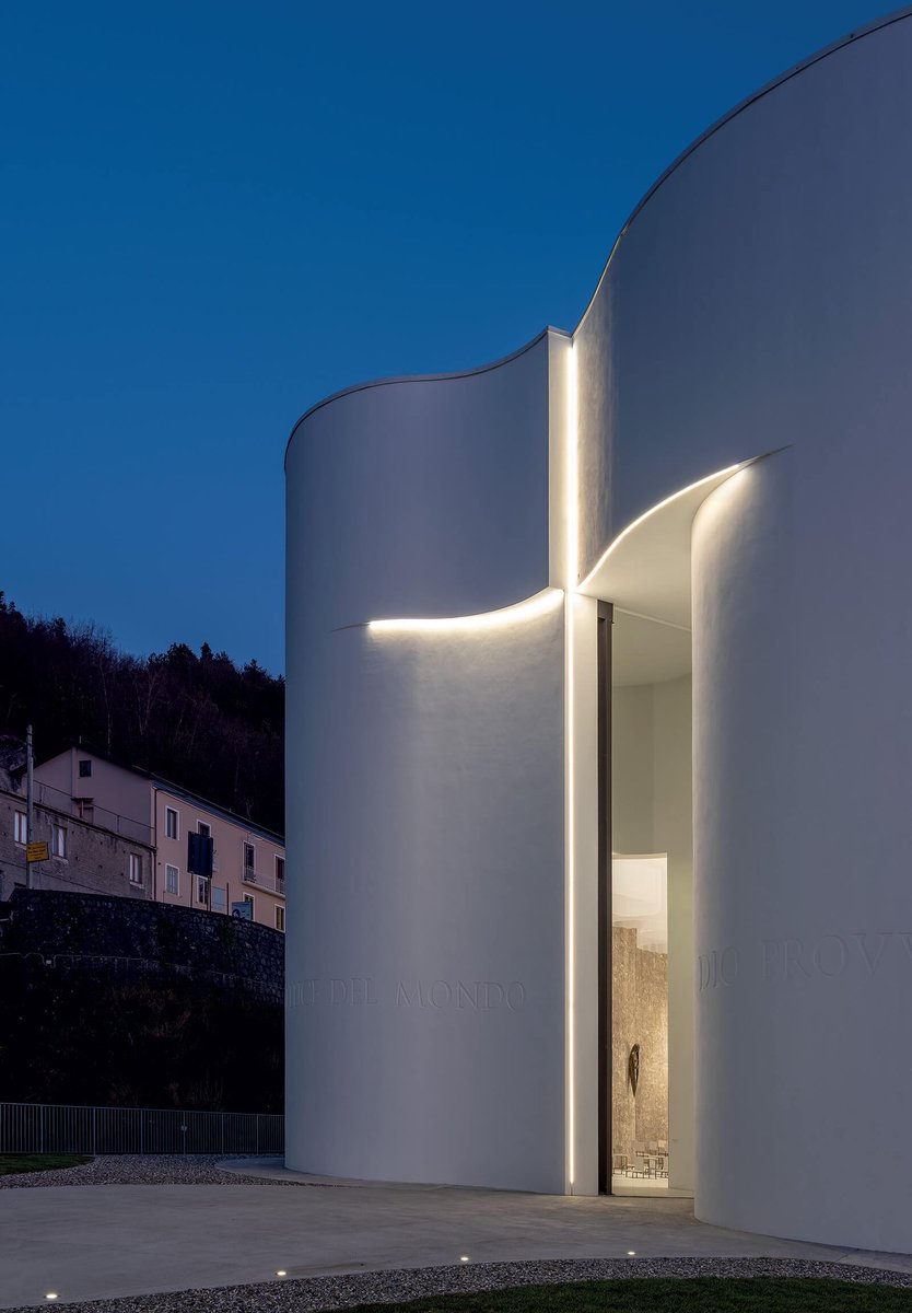 The beautiful architecture of Santa Maria Goretti Church

📍Mormanno, Italy