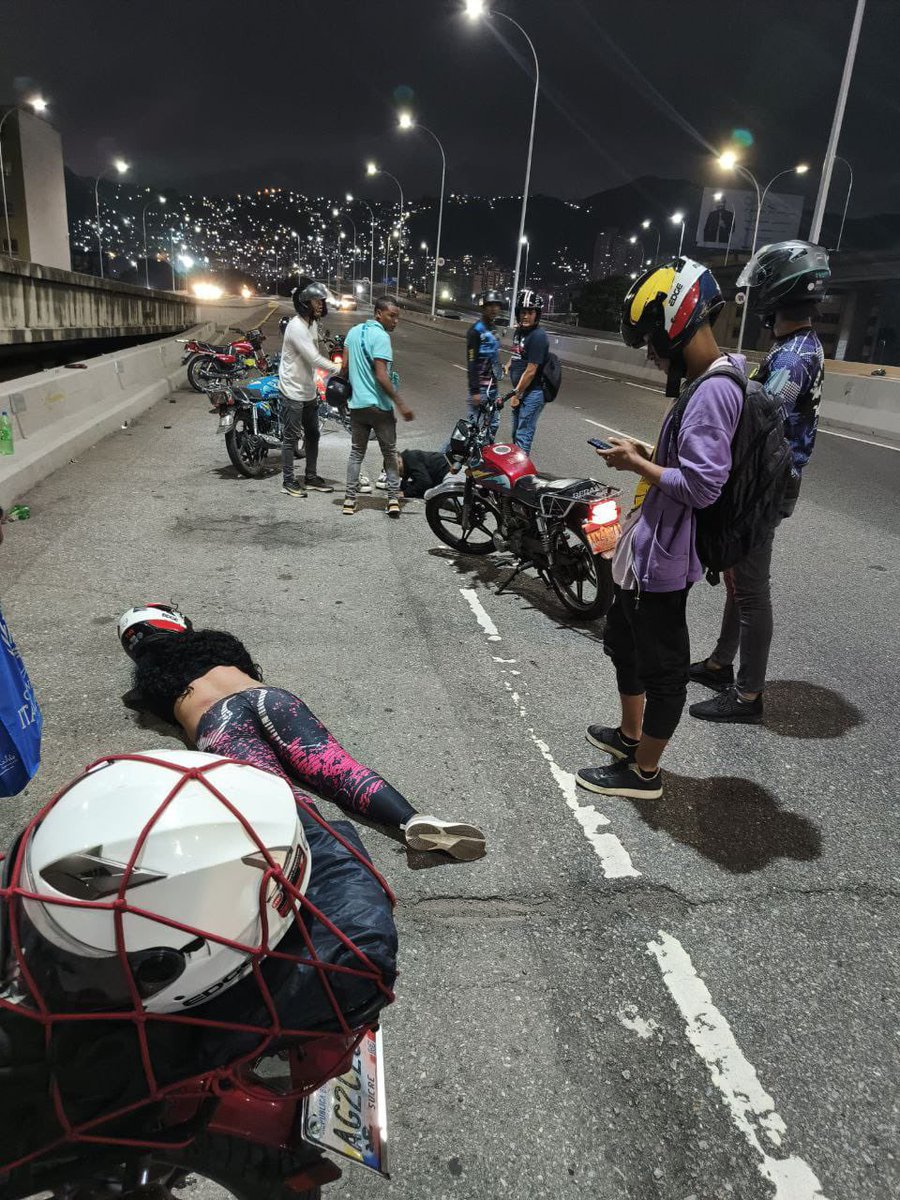 N0cre0ennadie25's tweet photo. Buenas tardes camarada @NicolasMaduro 

Preguntan las madres de los deportistas sí usted dará un bono funerario. https://t.co/UQQS8Ia2Q8