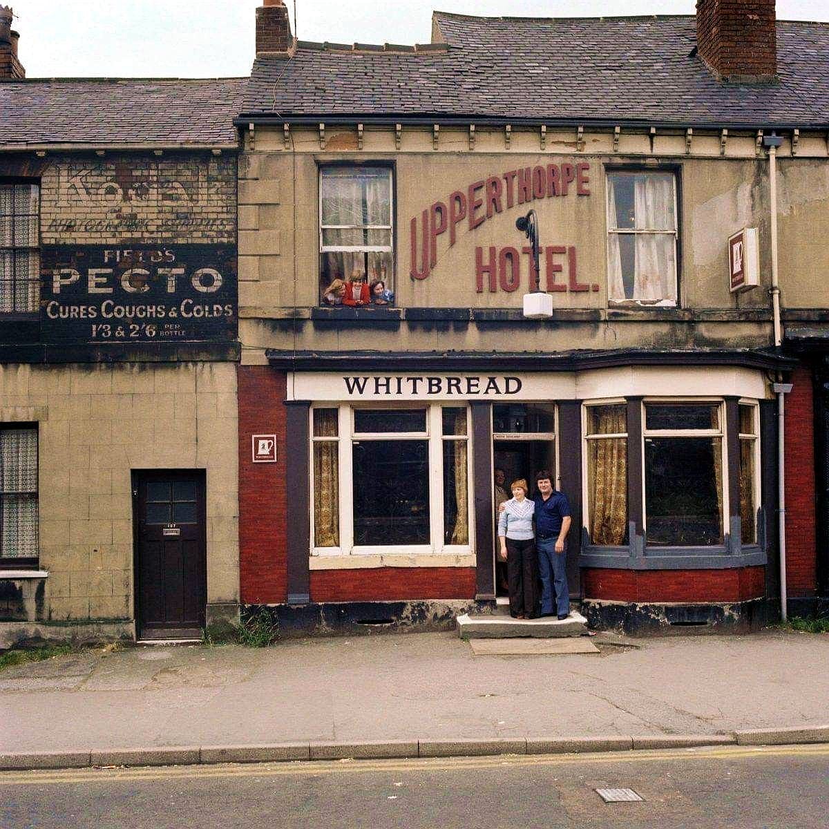 Keith, Sandra &amp; the kids, 1978 #Sheffield
Photo by Peter Mitchell who has a big retrospective on at the moment at Leeds City Art Gallery