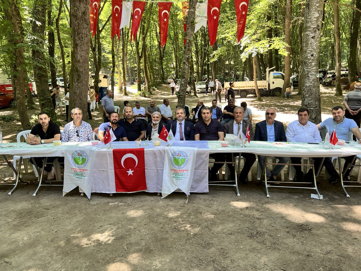 serkankaya_29's tweet photo. ŞİDEF Genel Başkan Yardımcımız Taştan Hafo, GÜDEF 3.Bölge Başkan Yardımcısı Harun Gülap, Gümüşhane Şiran İncedere köyünden hemşehrimiz Nizami Demir ve Giresun Çamoluk Usluca köyünden hemşehrimiz İmdat Gecü ile birlikte Gümüşhane Kelkit Çimenli Köyü Derneği Pikniğine katıldık. Misafirperverliği için Çimenli Köyü Derneği Başkanı Tuğlu Varlı ve yönetimine teşekkür ederiz. @imdatgecu 

📍Kemerburgaz- Eyüpsultan