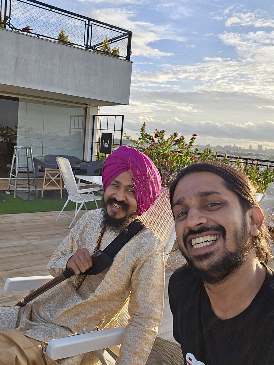 cryptoswami69's tweet photo. EquiTea meet @BLRxZo 
Had fun evening talking abt tech, equities n what not.

Banglore weather is 🫡
Zo Zo Zo 🪀 https://t.co/HZFTZipTFe