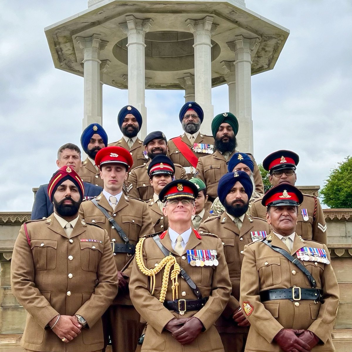 Grateful to lay a wreath on behalf of <a href="/SikhMilitaryFdn/">SikhMilitaryFoundation</a> and the <a href="/BritishArmy/">British Army 🇬🇧</a> at the Chattri Memorial today in #brighton Remembering those soldiers from the Indian sub-continent who fought and died for the freedoms we enjoy today. We will remember them🌹#sikh #soldier #BritishArmy