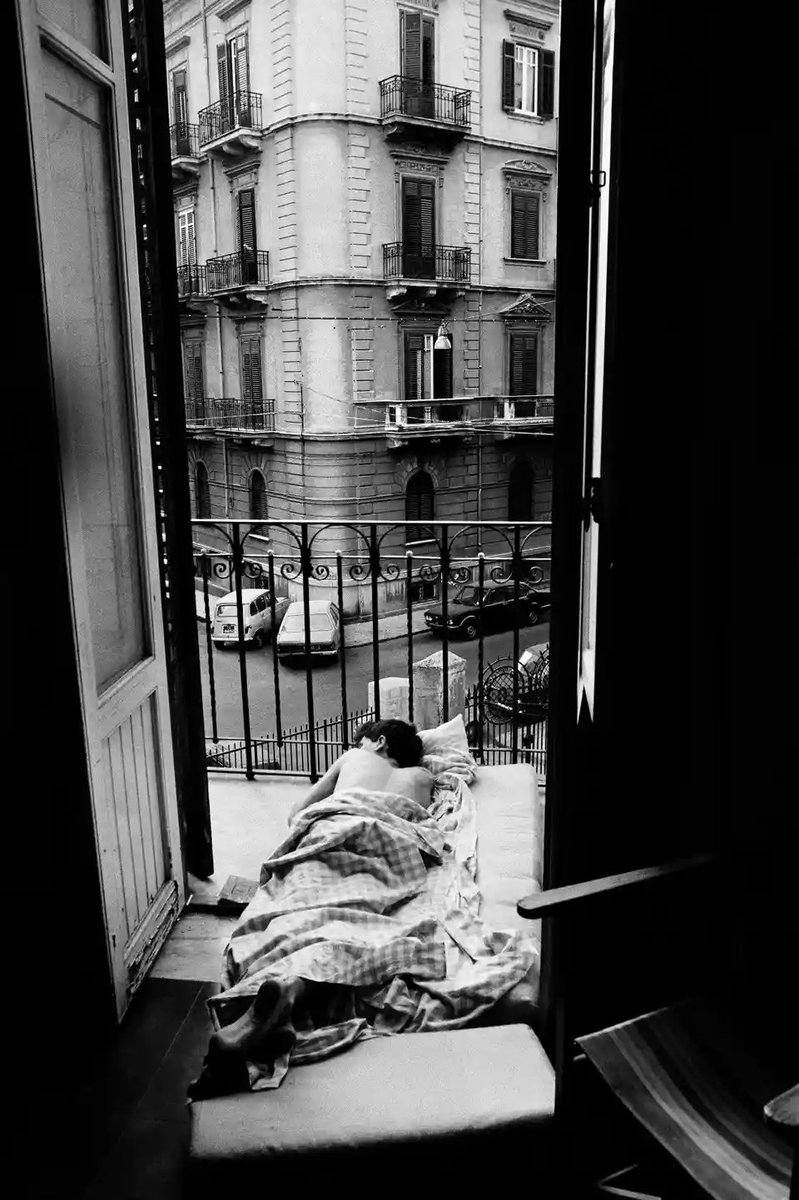 StudioLive26's tweet photo. Hot day, Jean Paul at home, Palermo, Italy, 1984 - Fabio Sgroi https://t.co/Xl0HGGTn6W