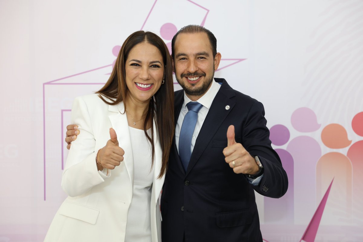 MarkoCortes's tweet photo. ¡Felicidades @LibiaDennise por este triunfo que orgullosamente le da a Guanajuato a su primer gobernadora! Ahora, @AccionNacional contará con 3 grandes mujeres gobernadoras que darán resultados positivos para las familias.

#LibiaGobernadora https://t.co/BZOP7G3JUd