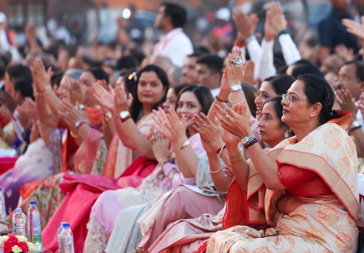 narendramodi's tweet photo. Congratulations to all those who have taken oath today. This team of Ministers is a great blend of youth and experience, and we will leave no stone unturned in improving the lives of people. https://t.co/3PK3l1hG5p
