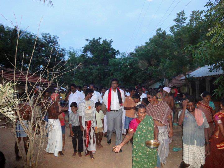 TRBRajaa's tweet photo. #மன்னார்குடி சட்டமன்ற தொகுதி, திருமேனி ஏரி பகுதியில் வசித்துவரும் #நரிக்குறவர் சமூக மக்களுக்கு புதிய வீடுகள் வேண்டி, சட்டமன்ற உறுப்பினராக பத்து ஆண்டுகள் அவர்களோடு துணைநின்று எண்ணற்ற கோரிக்கைகள் பல்வேறு போராட்டங்கள் என முயன்றும் அப்போதைய அதிமுக அரசின் அலட்சியப்போக்கால் பயனற்றுப்போன நிலையில், 2021 சட்டமன்ற தேர்தல் பரப்புரையின்போது, நான் வழங்கிய தேர்தல் வாக்குறுதியை நிறைவேற்றிடும் வகையில், #திராவிட_நாயகன் மாண்புமிகு #தமிழ்நாடு #முதலமைச்சர் @mkstalin அவர்களின் #திராவிட_மாடல் பொற்கால ஆட்சியில், எனது நீண்ட நாள் முயற்சி பலன் அளித்துள்ளது ! நமது மக்களுக்கு ரூ. 1 கோடியே 96 லட்சம் மதிப்பீட்டில் 43 புதிய வீடுகள் கட்டும் பணிகள் துவங்கியுள்ளது 🌄
#மின்னும்_மன்னை #எல்லோருக்கும்_எல்லாம்