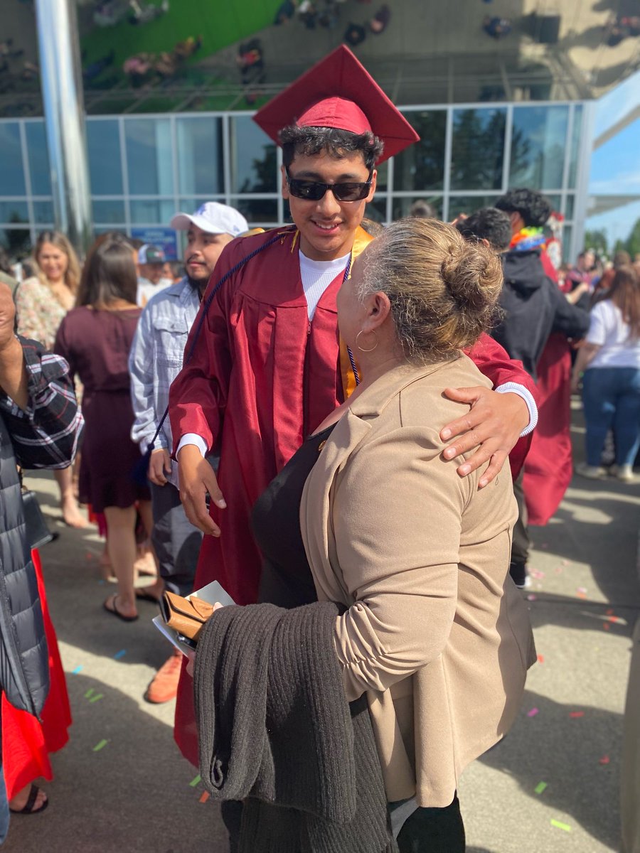 FWPS210's tweet photo. The journey to college and career begins now for our TJHS graduates. 🚀@TJHSRaiders #Classof2024 #RaiderGrad https://t.co/jsVmktNFpw