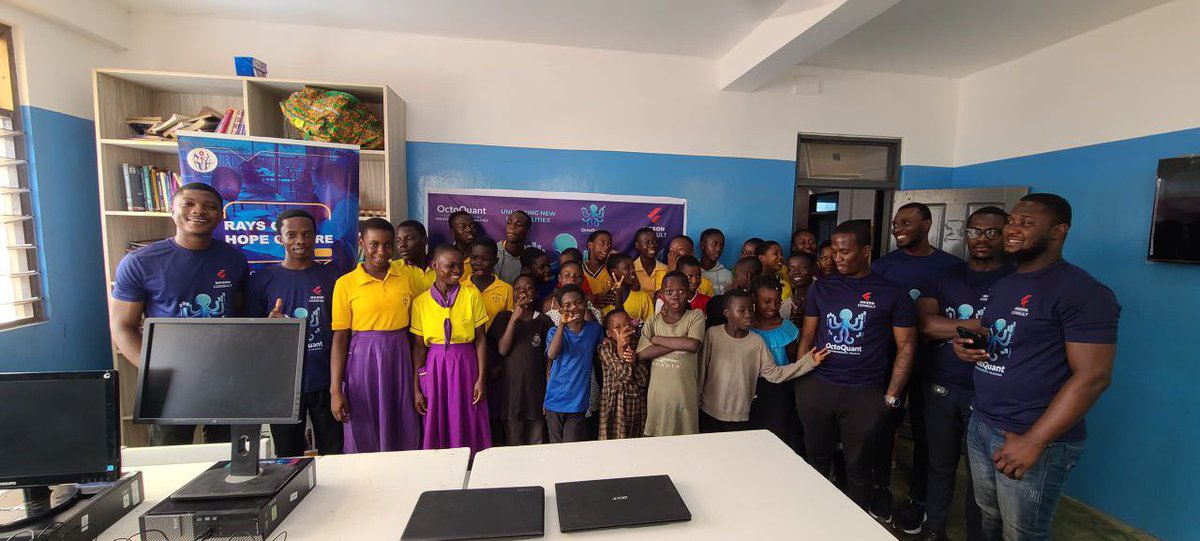 john_jkgf's tweet photo. 🫡Philanthropy unites people, raises children to grow up giving back to society, and helps build more inclusive societies. Making money from the marketplace and giving back through philanthropy is what OctoQuant is all about, and we need partners who share that vision. https://t.co/RMSACAa6Gp