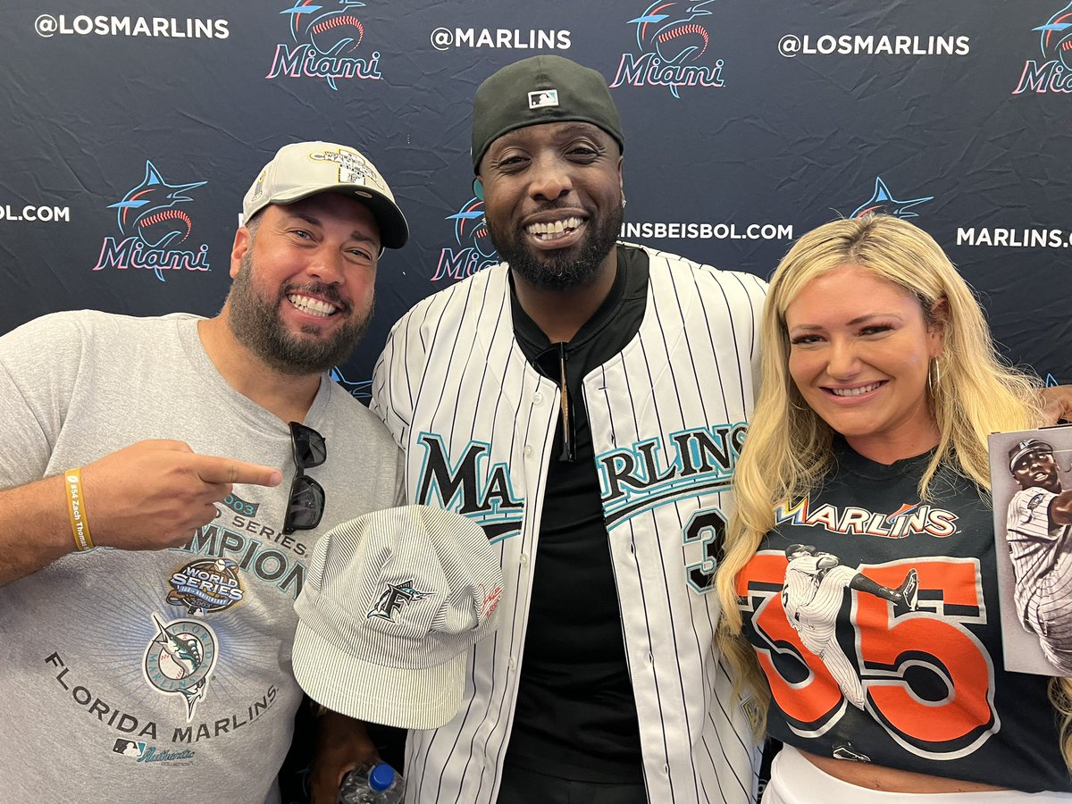 LuFromdade's tweet photo. So awesome meeting 2003 NL Rookie of the year & World Series Champion Dontrelle @DTrainMLB Willis #Marlinsbeisbol #TheDTrain https://t.co/ZEtodaVUL7