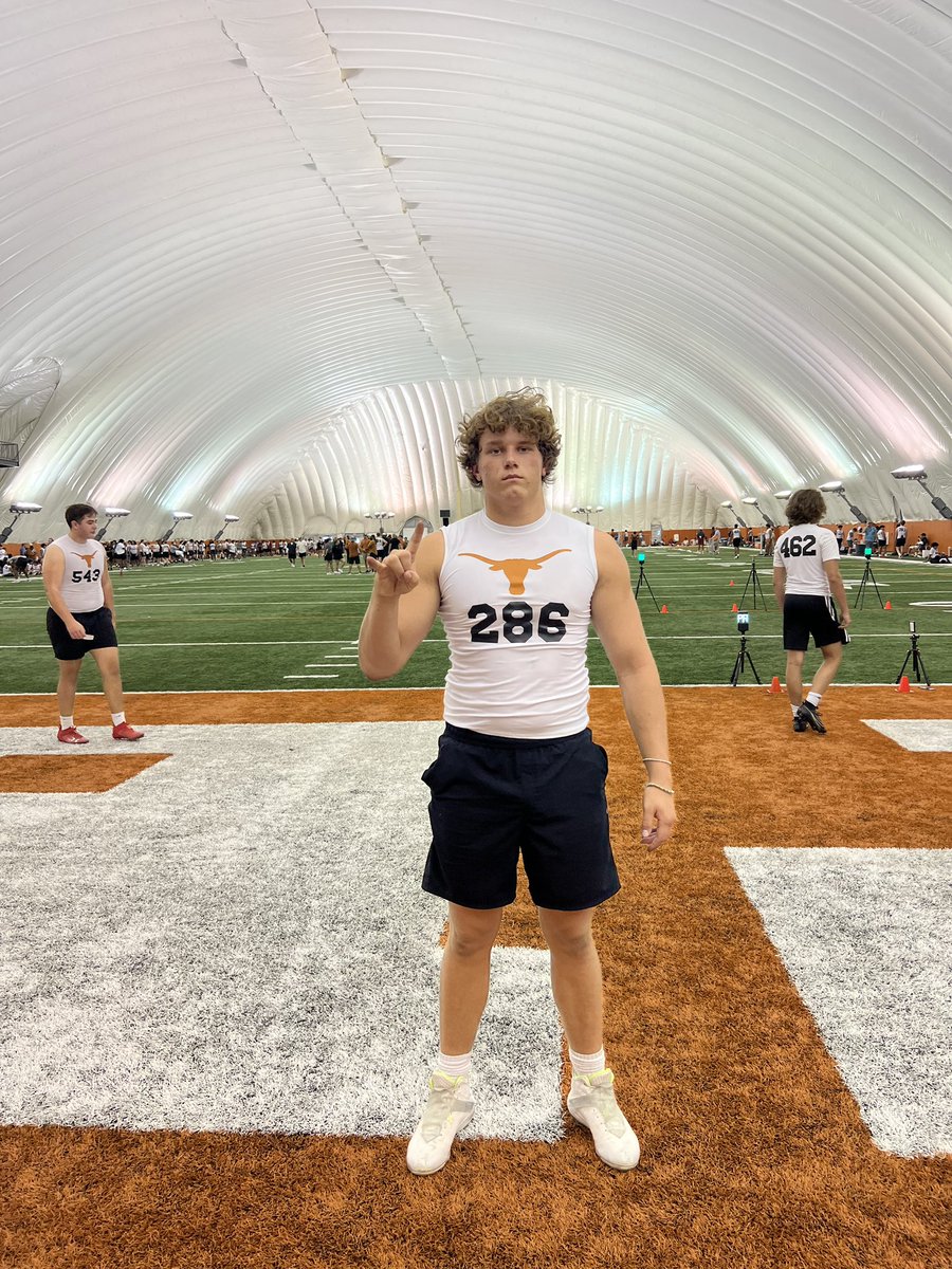 BiggerBurke's tweet photo. Worked hard, played hard, sweat hard @TexasFootball Big Man Camp!
Thank you to @CoachK_Baker for an amazing camp today!  #286
Hook em Horns!! 
TEXAS!  FIGHT!🤘🏼🧡🏈
#TexasFootball #Longhorns #Texas
#MySisterIsALonghorn https://t.co/uM7YAXFiAB