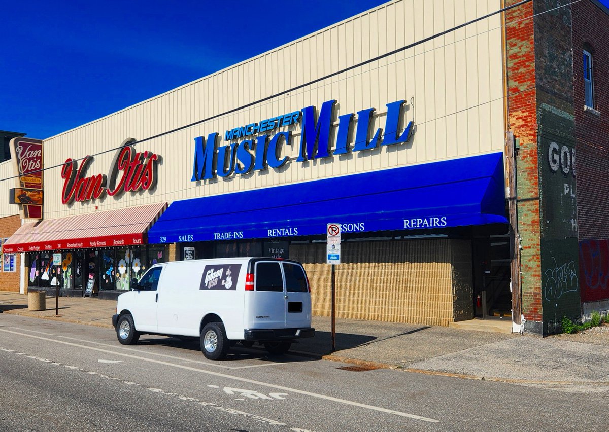 JASONJAMESUSA's tweet photo. #GIBSONGUITAR @mmusicmill #NHROCKS https://t.co/Jah6zWO4yX