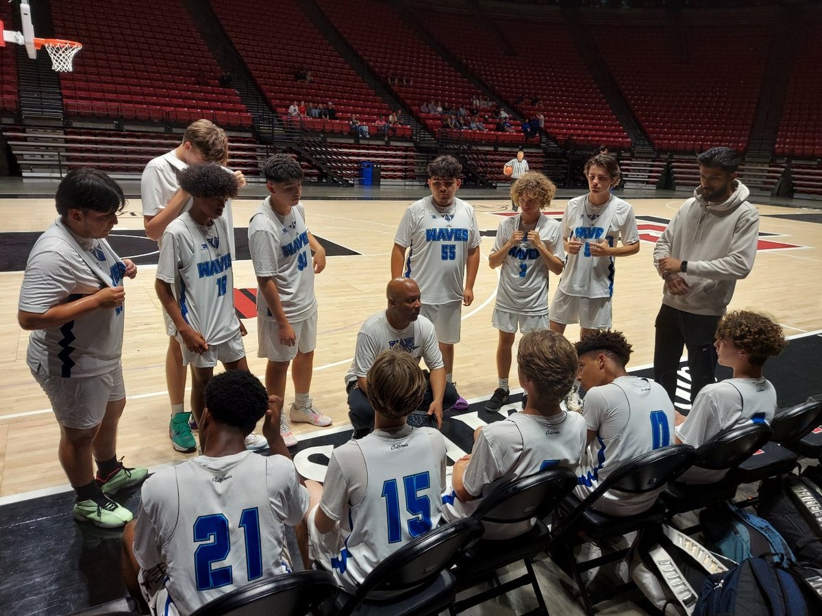 HoopsFallbrook's tweet photo. We all have different reasons why we coach. For me, being able to create mentor young athletes and to have fun. Standing on the Aztec sidelines last night was special moment for me and my family as well. Thank you to all the parents, my admin assistant and coaches! https://t.co/BrFSdwo0Qe