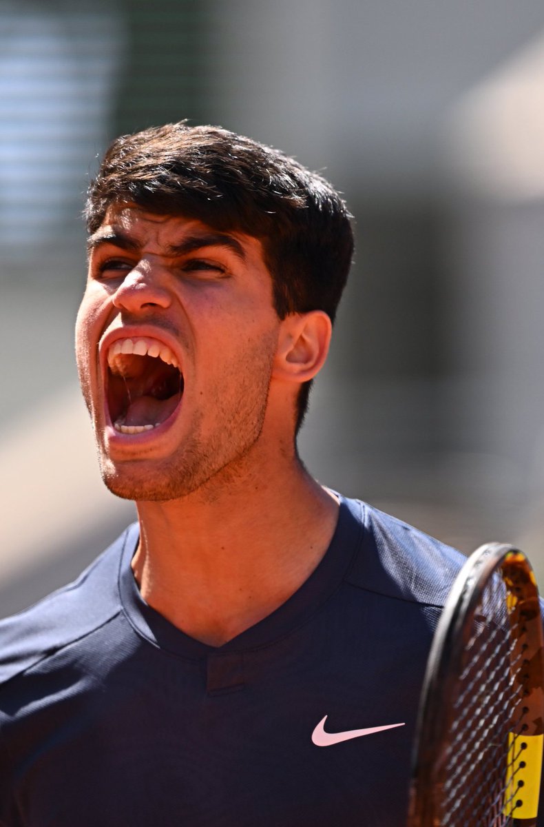 Le guste o no a los franceses…en Roland Garros se sigue hablando español…!!!
Enhorabuena <a href="/carlosalcaraz/">Carlos Alcaraz</a> 😍